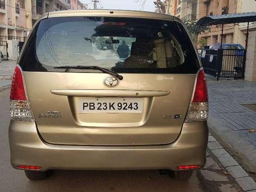 Toyota Innova 2.0 G4, 2011, Diesel MT for sale in Chandigarh