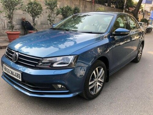 2015 Volkswagen Jetta 2011-2013 2.0L TDI Highline AT in New Delhi