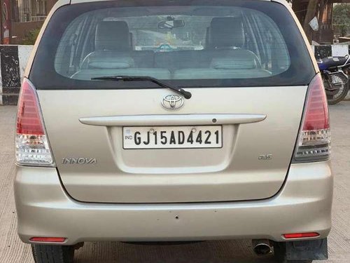 Toyota Innova 2.5 G 8 STR BS-III, 2011, Diesel MT in Surat