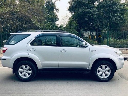 Toyota Fortuner 3.0 Diesel 2011 MT for sale in New Delhi