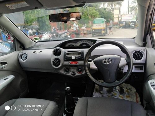 2011 Toyota Platinum Etios V MT for sale in Thane