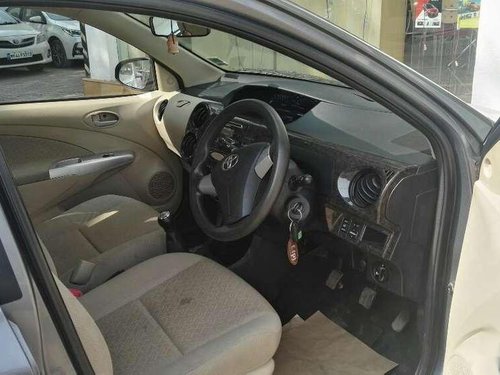 Toyota Etios V 2016 MT for sale in Mumbai