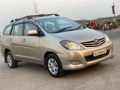 Toyota Innova 2.5 G 8 STR BS-III, 2011, Diesel MT in Surat