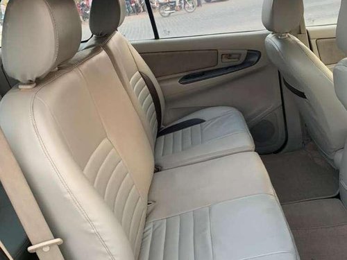 Toyota Innova 2.5 G 8 STR BS-III, 2011, Diesel MT in Surat