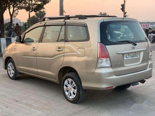 Toyota Innova 2.5 G 8 STR BS-III, 2011, Diesel MT in Surat