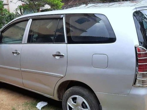 Toyota Innova 2.5 G BS III 8 STR, 2010, Diesel MT in Dhanbad