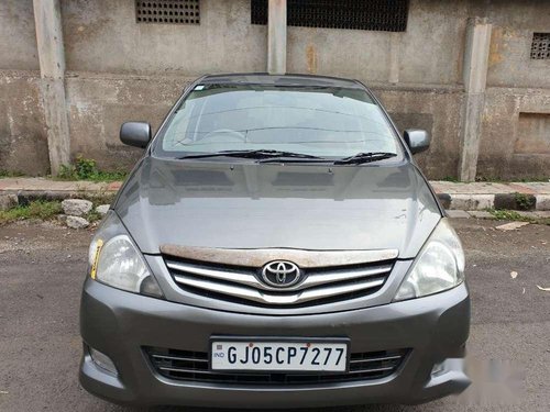 Toyota Innova 2.5 V 8 STR, 2010, Diesel MT in Surat