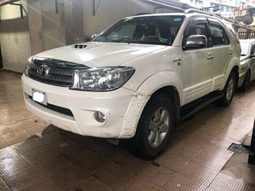 Toyota Fortuner 3.0 Diesel 2010 MT for sale in Kolkata