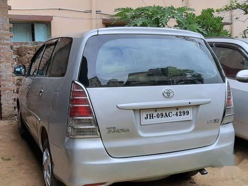 Toyota Innova 2.5 G BS III 8 STR, 2010, Diesel MT in Dhanbad