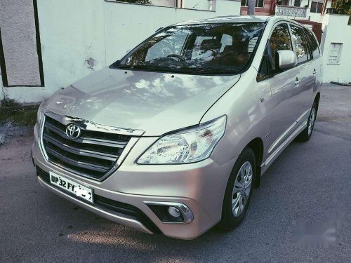 Toyota Innova 2014 MT for sale in Lucknow