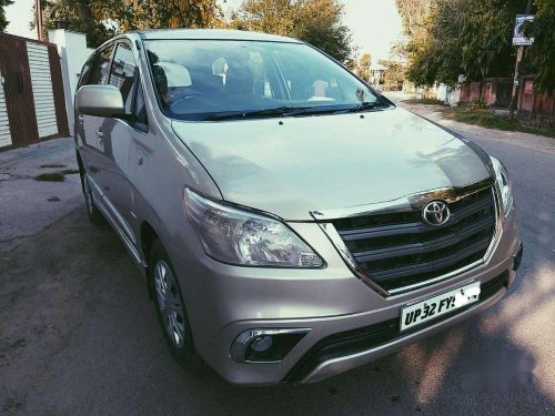 Toyota Innova 2014 MT for sale in Lucknow