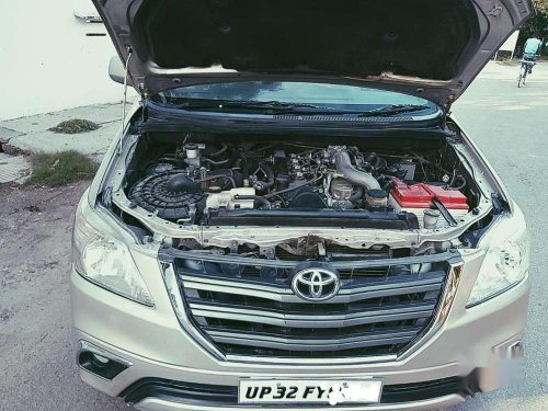 Toyota Innova 2014 MT for sale in Lucknow