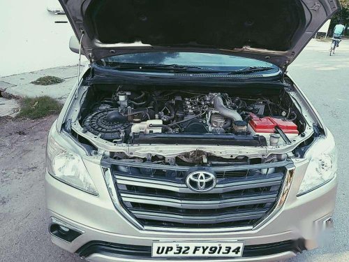 Toyota Innova 2014 MT for sale in Lucknow