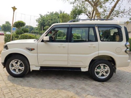 Used 2015 Mahindra Scorpio MT for sale in Gurgaon 