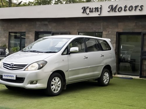 Used Toyota Innova 2011 2.5 V 7 STR MT