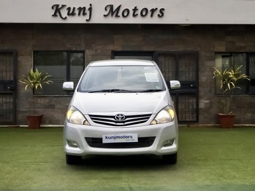 Used Toyota Innova 2011 2.5 V 7 STR MT