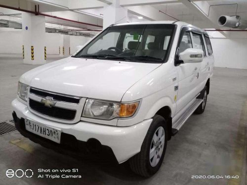 Chevrolet Tavera Neo 3 LS- 10 STR BS-III, 2014, Diesel MT in Ahmedabad