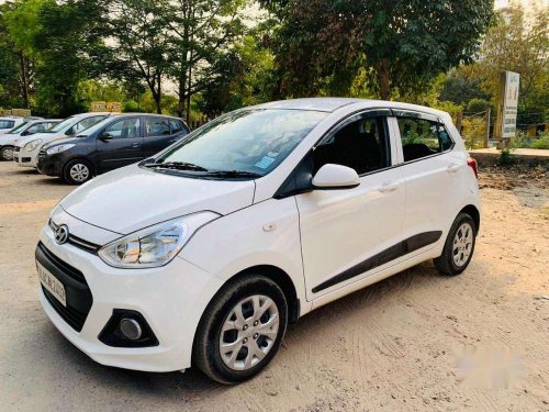 Used Hyundai Grand i10 Magna 2015 MT for sale in Noida