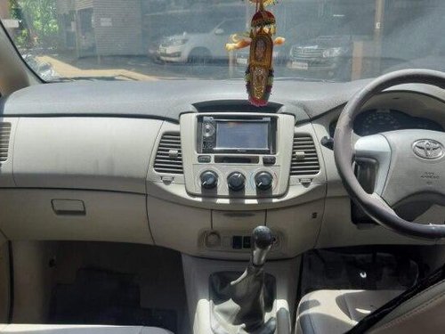 2013 Toyota Innova 2.5 G4 Diesel 8-seater MT in Mumbai