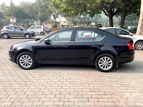 Skoda Octavia Elegance 2.0 TDI 2014 AT for sale in New Delhi