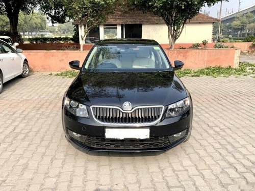 Skoda Octavia Elegance 2.0 TDI 2014 AT for sale in New Delhi