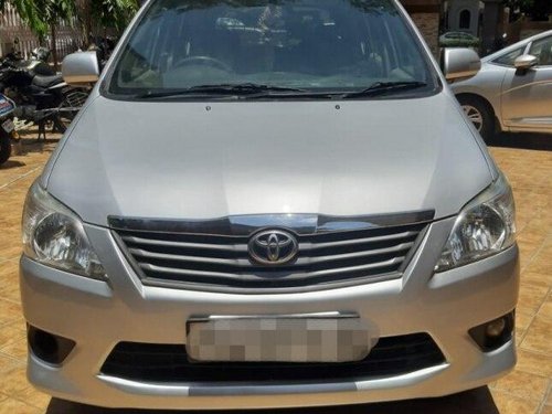 2013 Toyota Innova 2.5 G4 Diesel 8-seater MT in Mumbai