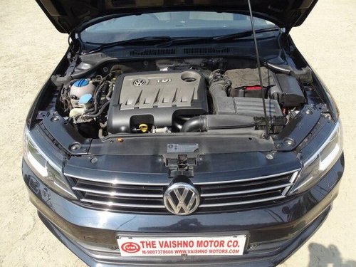 2015 Volkswagen Jetta 2.0L TDI Highline MT in Kolkata