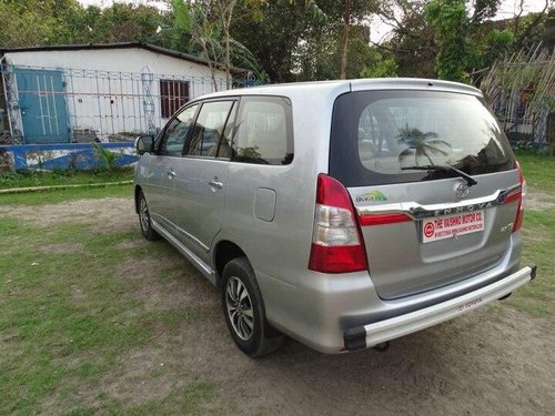 2015 Toyota Innova 2.5 VX (Diesel) 8 Seater BS IV MT in Kolkata