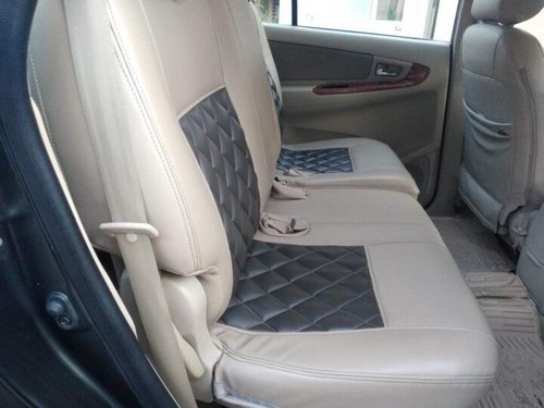 Toyota Innova 2.5 V Diesel 8-seater 2008 MT in Coimbatore