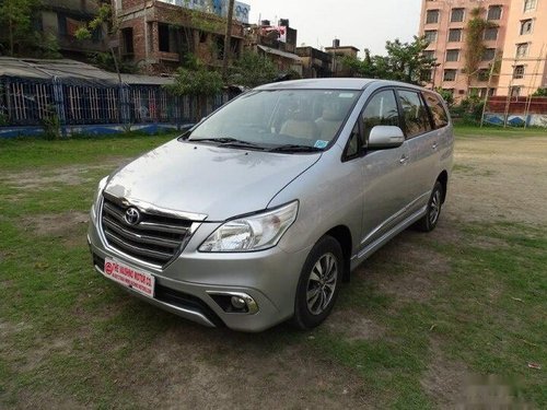 2015 Toyota Innova 2.5 VX (Diesel) 8 Seater BS IV MT in Kolkata