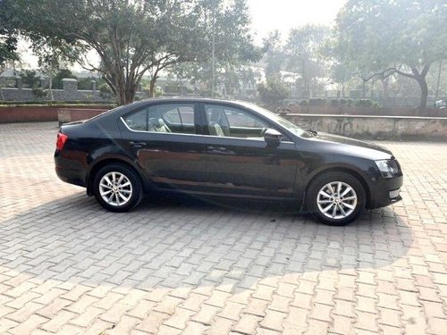 Skoda Octavia Elegance 2.0 TDI 2014 AT for sale in New Delhi