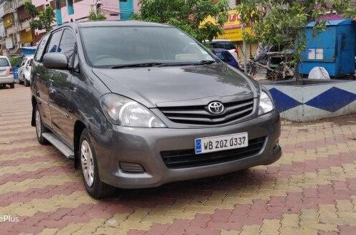 Toyota Innova 2.5 GX 8 STR BSIV 2010 MT for sale in Kolkata