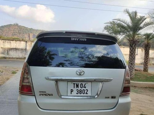 Toyota Innova 2.0 G 8 STR BS-IV, 2005, Diesel MT in Chennai