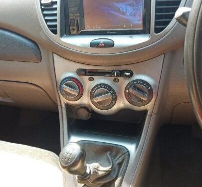 Hyundai i10 Magna 2011 MT for sale in Ahmedabad