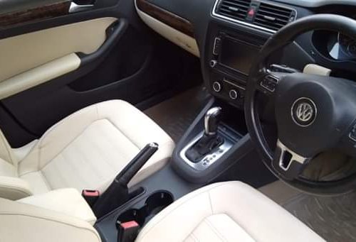 Volkswagen Jetta 2.0 TDI Highline 2012