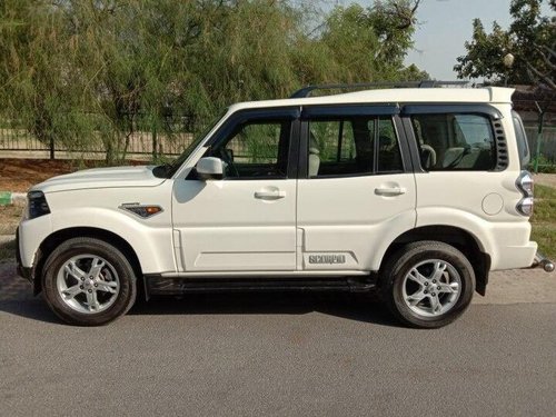 Used 2016 Mahindra Scorpio MT for sale in New Delhi