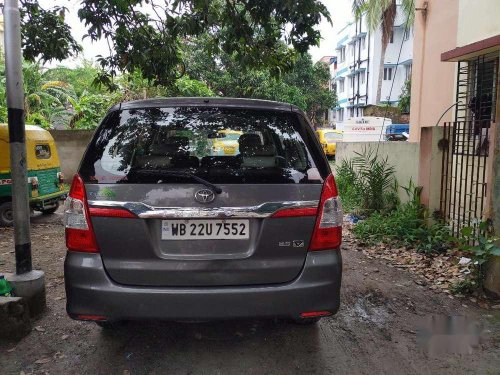 Toyota Innova 2.5 V 8 STR, 2013, Diesel MT for sale in Kolkata 