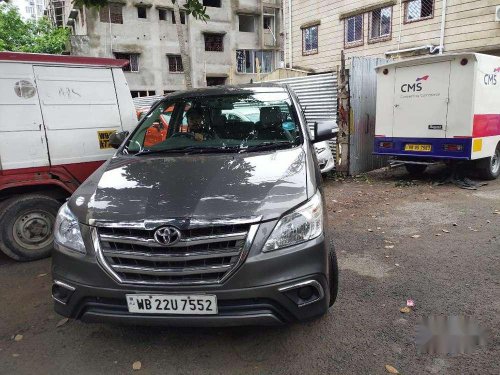 Toyota Innova 2.5 V 8 STR, 2013, Diesel MT for sale in Kolkata 