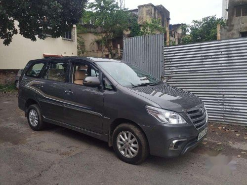 Toyota Innova 2.5 V 8 STR, 2013, Diesel MT for sale in Kolkata 