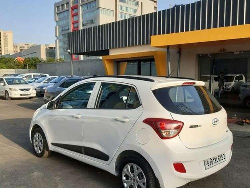 Used Hyundai Grand I10 Sportz 2015 MT in Ahmedabad 