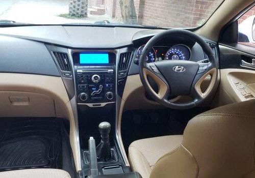 Used 2013 Hyundai Elantra MT for sale in New Delhi