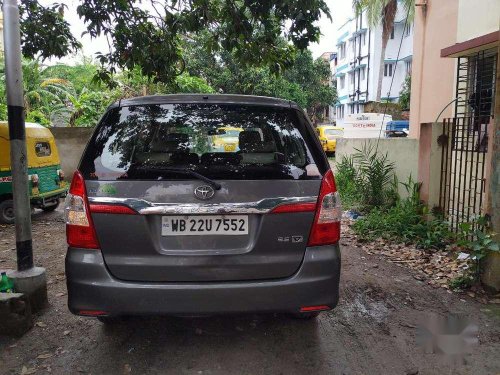 Toyota Innova 2.5 V 8 STR, 2013, Diesel MT for sale in Kolkata 