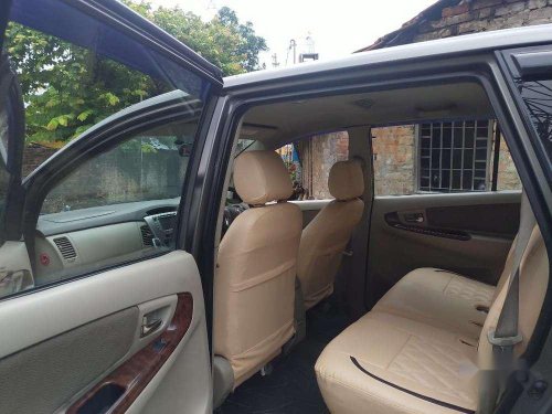 Toyota Innova 2.5 V 8 STR, 2013, Diesel MT for sale in Kolkata 