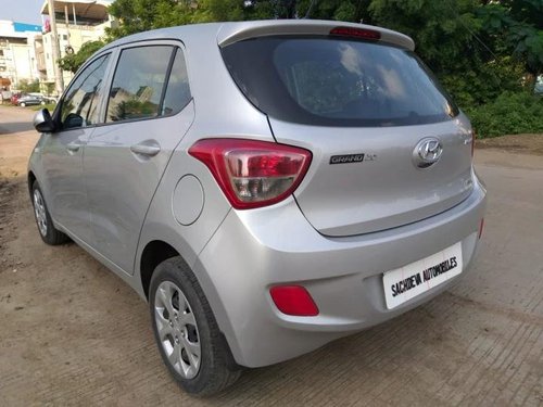 Hyundai Grand i10 CRDi Magna 2014 MT for sale in Indore 