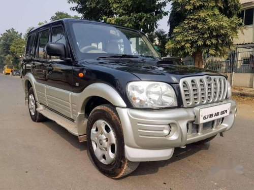 Mahindra Scorpio DX 2.6 Turbo 8 Str, 2006, MT in Ahmedabad 