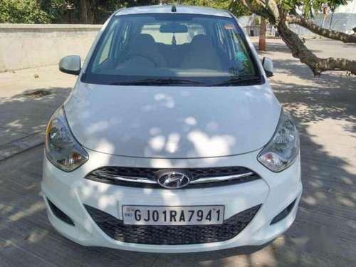 Hyundai i10 Magna 2013 MT for sale in Ahmedabad 