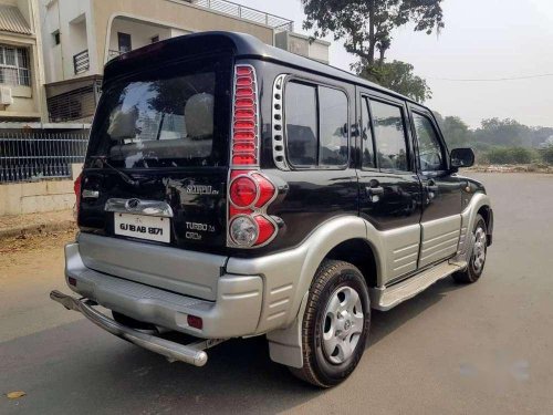 Mahindra Scorpio DX 2.6 Turbo 8 Str, 2006, MT in Ahmedabad 