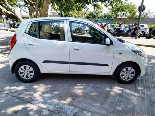 Hyundai i10 Magna 2013 MT for sale in Ahmedabad 