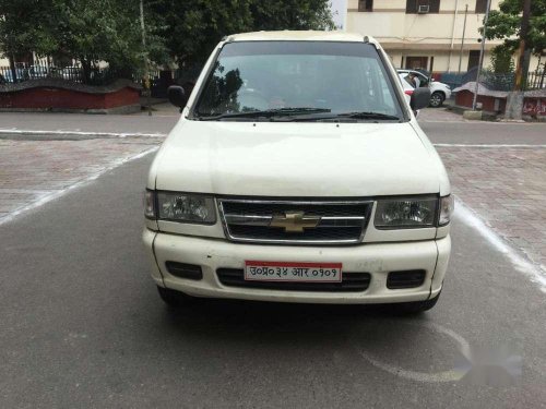 Used Chevrolet Tavera 2011 MT for sale in Lucknow 