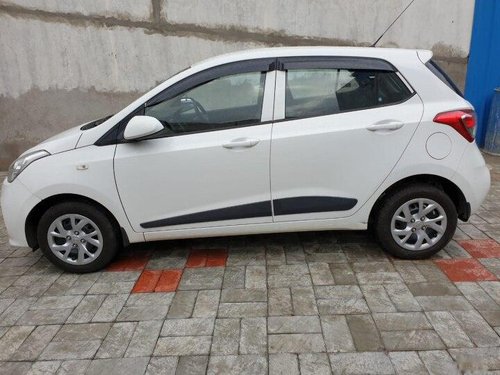 Used Hyundai Grand i10 Magna 2017 MT for sale in Indore 